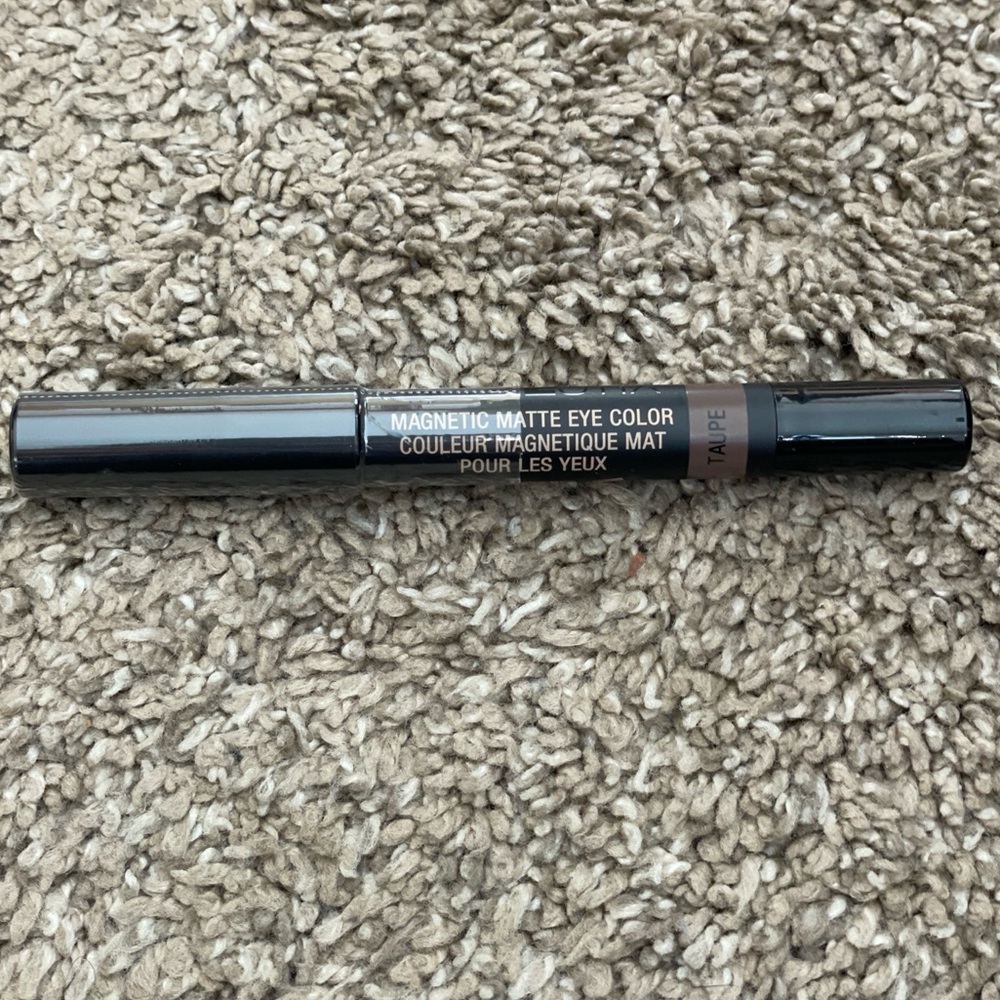 Nudestix Magnetic Luminous Eye Matte Color Taupe Full Size NEW Sealed SHARPENER